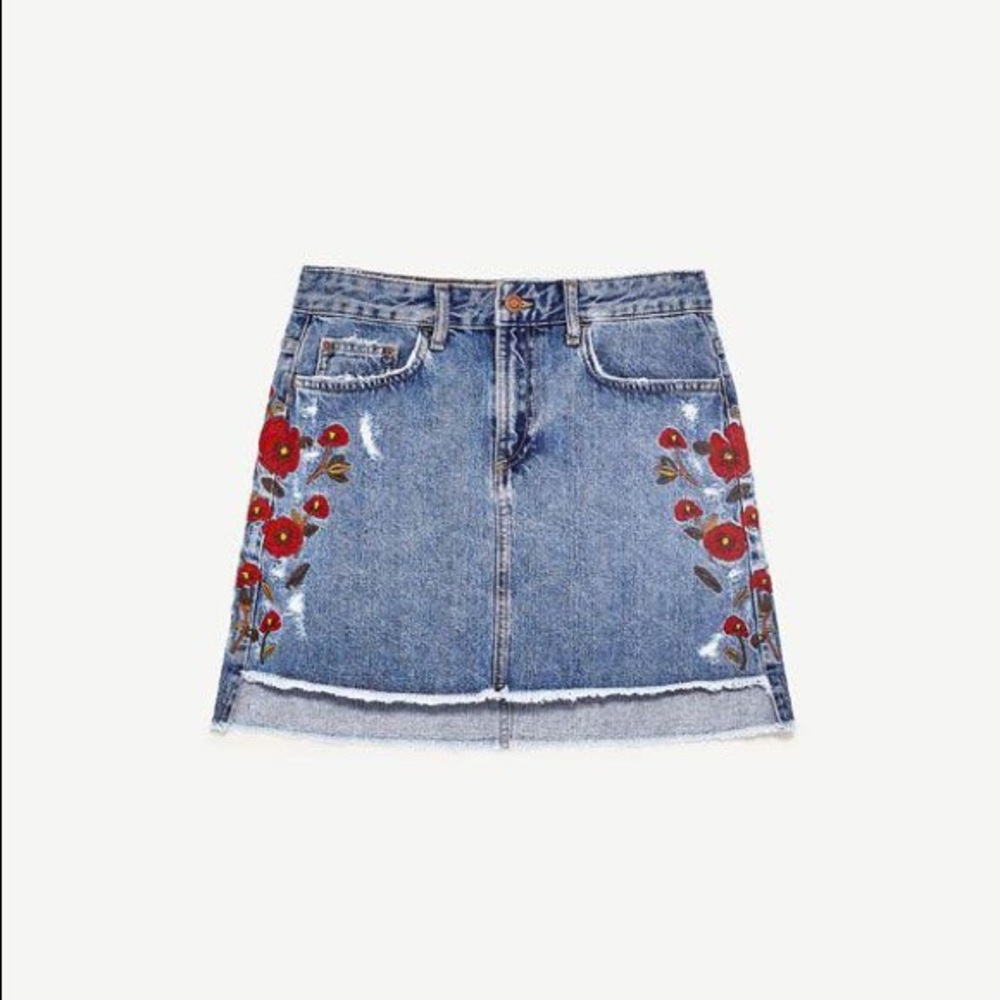 Zara Embroidered Poppy Denim Skirt - Size M